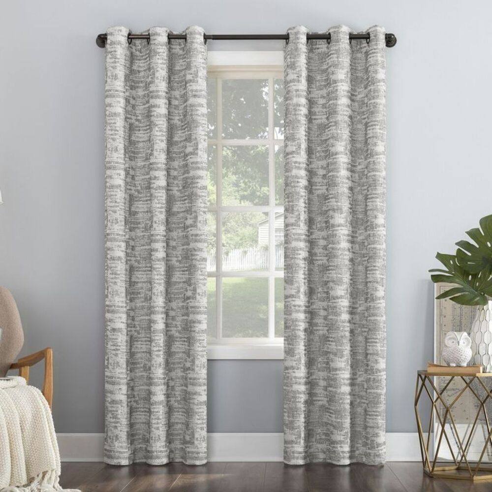 Sun Zero - 40"x63" Sun Zero Parrish Distressed Grid Thermal 1 Gray